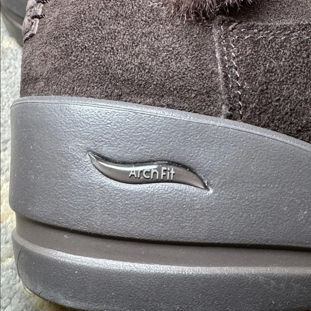 Skechers Women's Arch Fit Rise Boot Chocolate Brown Size 7.5
